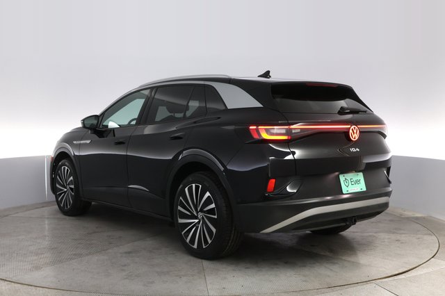 2023 Volkswagen ID.4 — photo 13 of 23
