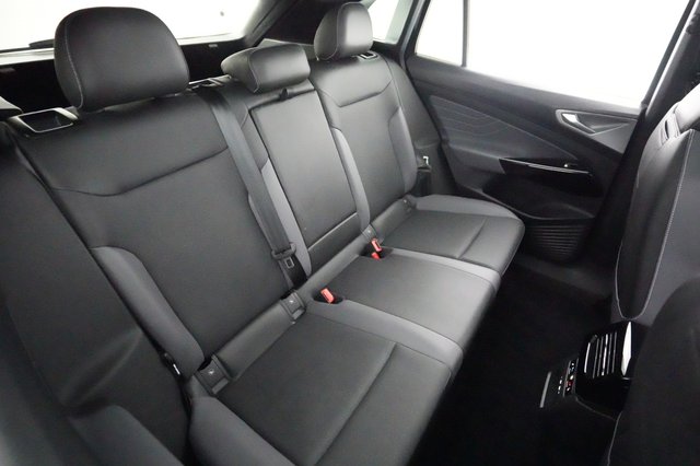 2023 Volkswagen ID.4 — photo 4 of 23
