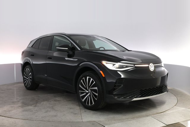 2023 Volkswagen ID.4 — photo 10 of 23