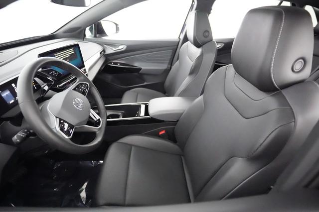 2023 Volkswagen ID.4 — photo 3 of 23