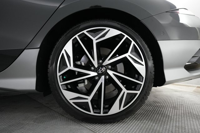 2023 Hyundai IONIQ 6 — photo 15 of 21