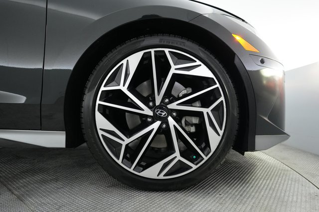 2023 Hyundai IONIQ 6 — photo 17 of 21