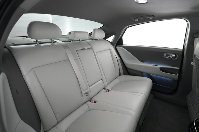 2023 Hyundai IONIQ 6 — photo 4 of 21