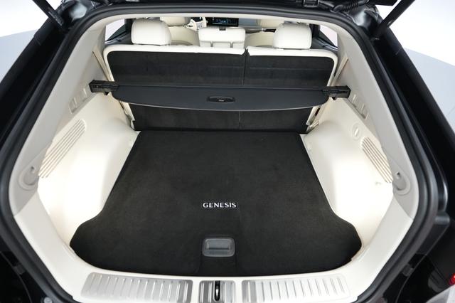 2023 Genesis GV60 — photo 6 of 22