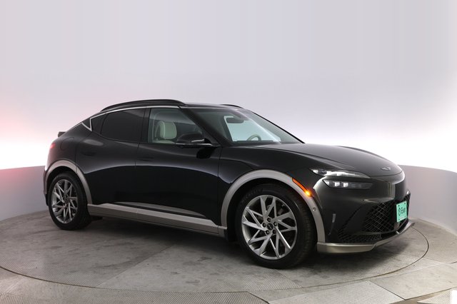 2023 Genesis GV60 — photo 11 of 22