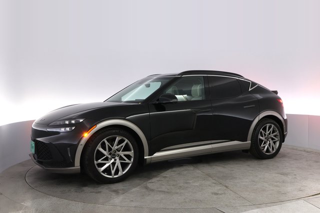 2023 Genesis GV60 — photo 14 of 22