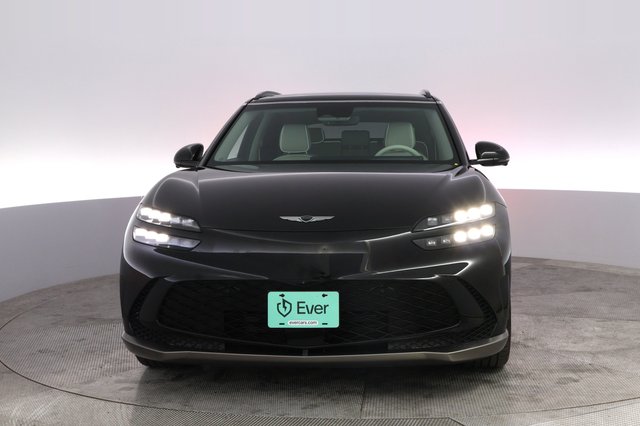 2023 Genesis GV60 — photo 9 of 22