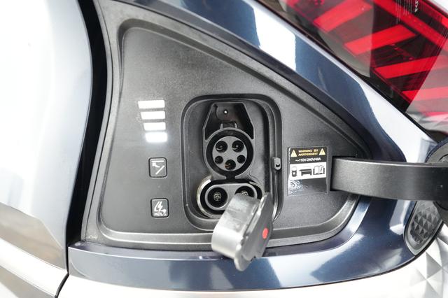 2023 Kia EV6 — photo 8 of 21