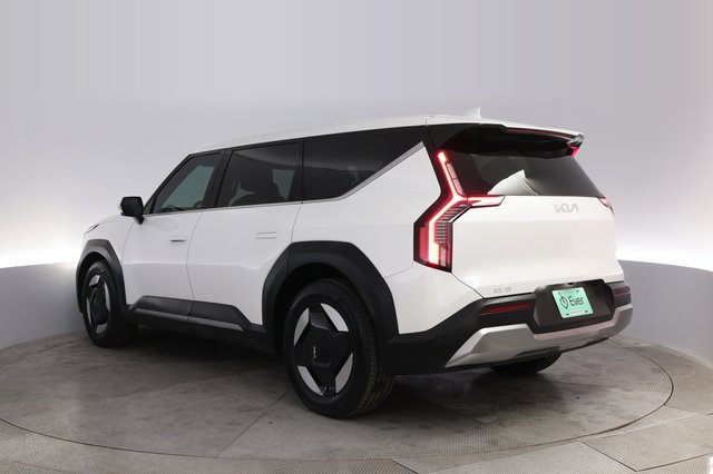 2024 Kia EV9 — photo 13 of 22