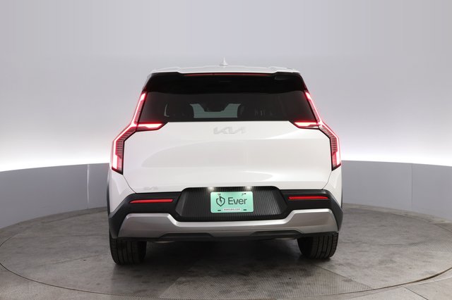 2024 Kia EV9 — photo 12 of 22