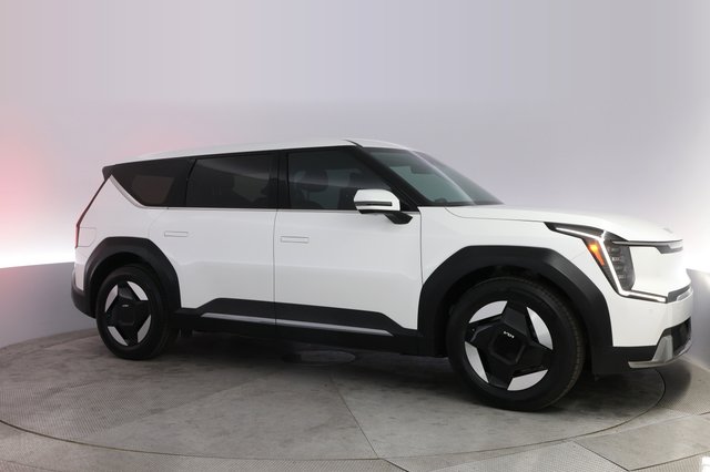 2024 Kia EV9 — photo 11 of 22