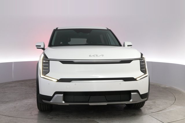 2024 Kia EV9 — photo 9 of 22