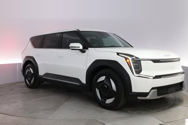 2024 Kia EV9 — photo 10 of 22