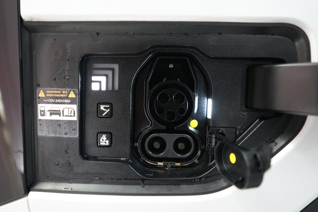 2024 Kia EV9 — photo 8 of 22