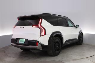 2024 Kia EV9 — photo 2 of 21
