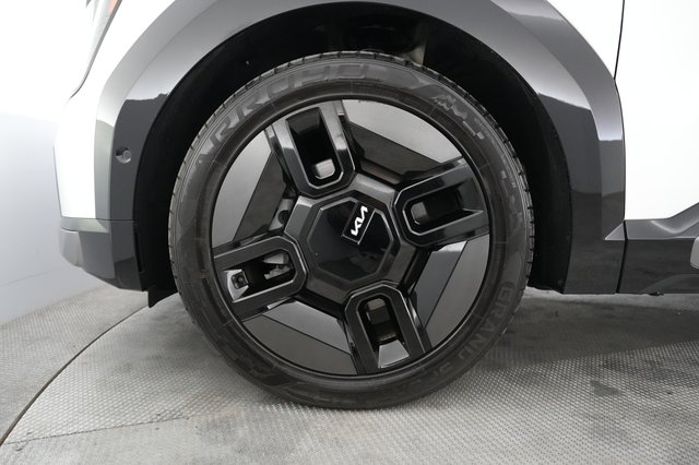 2024 Kia EV9 — photo 15 of 21