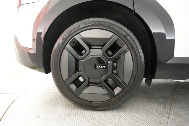 2024 Kia EV9 — photo 17 of 21