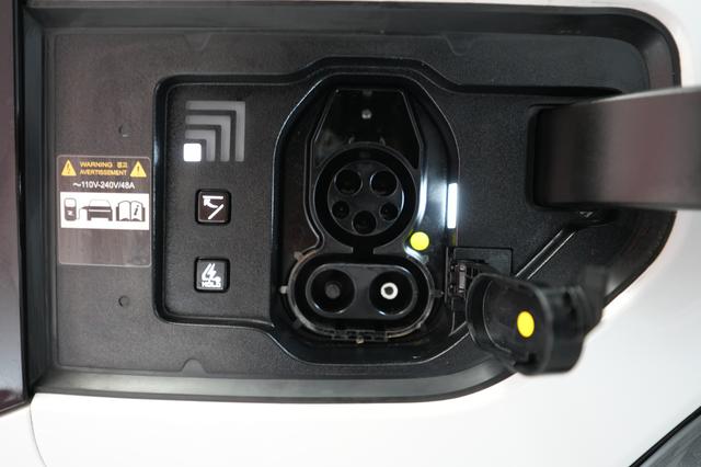 2024 Kia EV9 — photo 8 of 22