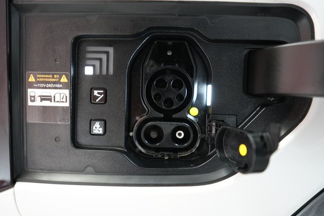 2024 Kia EV9 — photo 8 of 22