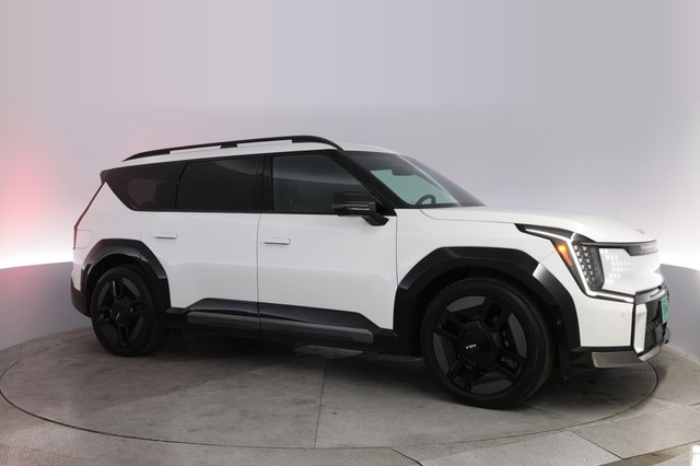 2024 Kia EV9 — photo 11 of 22