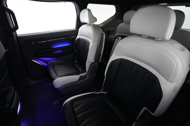 2024 Kia EV9 — photo 18 of 20