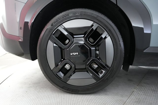 2024 Kia EV9 — photo 16 of 20