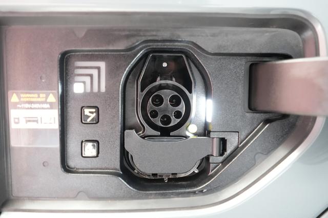2024 Kia EV9 — photo 8 of 20