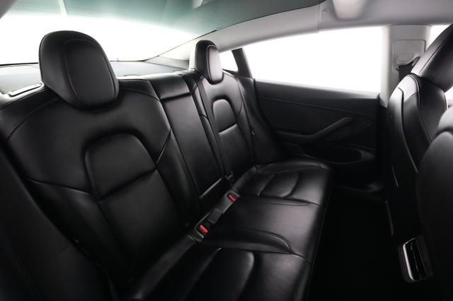 2021 Tesla Model 3 — photo 4 of 25