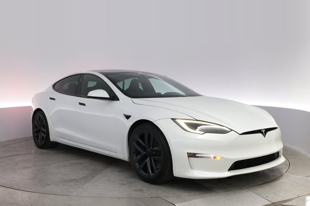 2022 Tesla Model S — photo 10 of 21