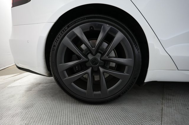 2022 Tesla Model S — photo 7 of 21