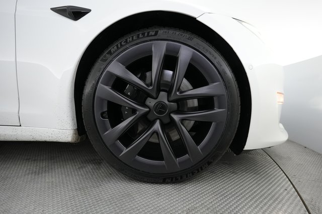 2022 Tesla Model S — photo 15 of 21