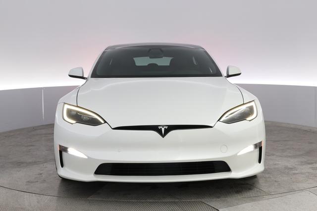 2022 Tesla Model S — photo 9 of 21