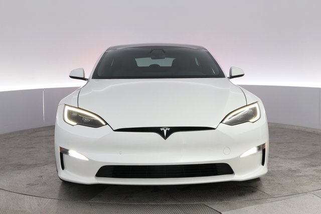 2022 Tesla Model S — photo 9 of 21
