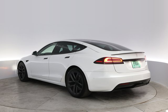 2022 Tesla Model S — photo 13 of 21