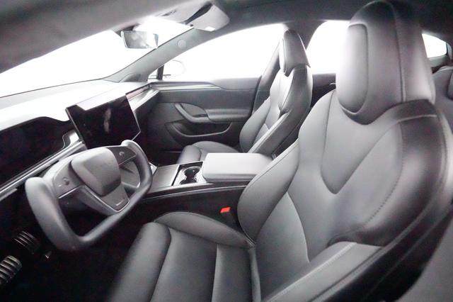 2022 Tesla Model S — photo 3 of 21