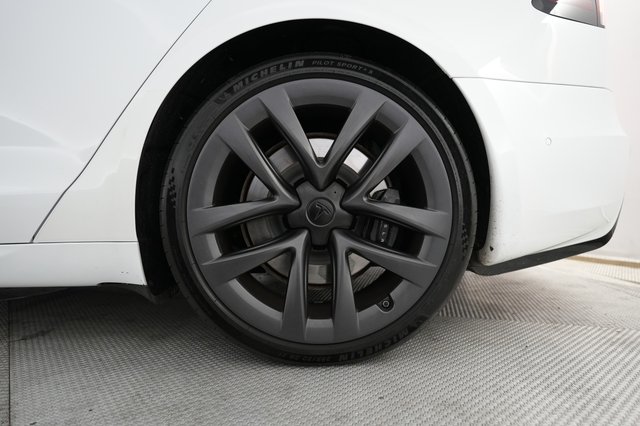 2022 Tesla Model S — photo 16 of 21