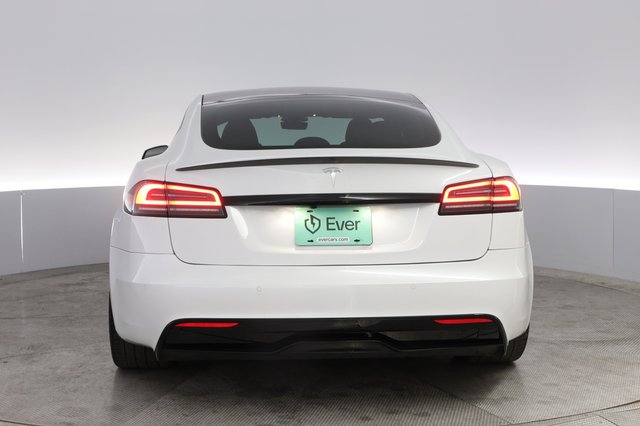 2022 Tesla Model S — photo 12 of 21