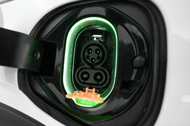 2023 Chevrolet Bolt EUV — photo 8 of 21