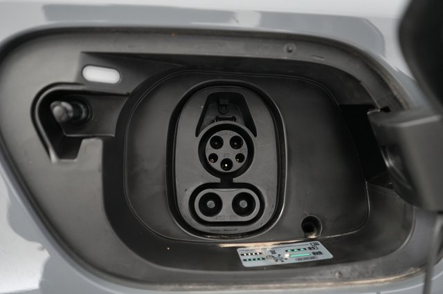 2023 Volkswagen ID.4 — photo 8 of 20