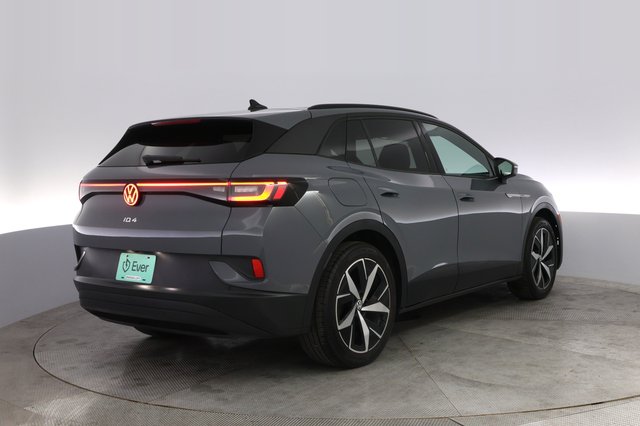 2023 Volkswagen ID.4 — photo 2 of 20