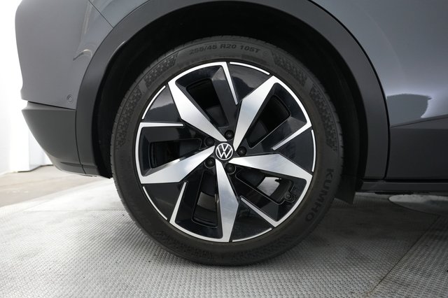 2023 Volkswagen ID.4 — photo 7 of 20