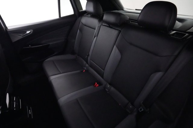 2023 Volkswagen ID.4 — photo 19 of 20
