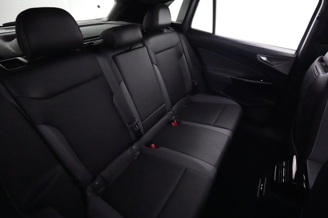 2023 Volkswagen ID.4 — photo 4 of 20