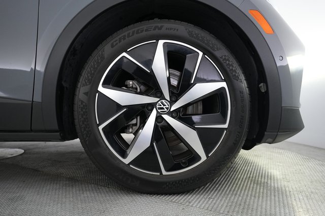 2023 Volkswagen ID.4 — photo 15 of 20