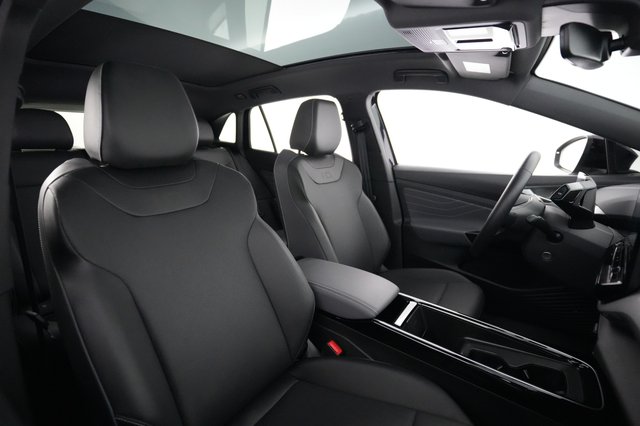 2023 Volkswagen ID.4 — photo 18 of 20