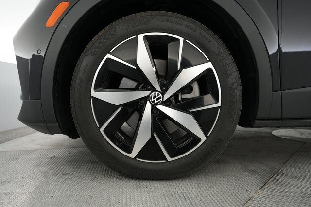 2023 Volkswagen ID.4 — photo 15 of 20