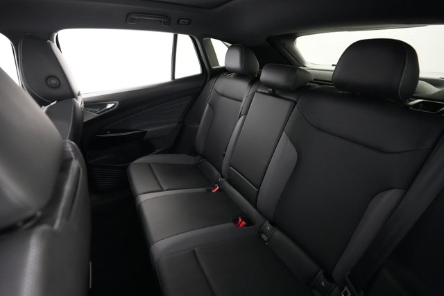 2023 Volkswagen ID.4 — photo 19 of 20