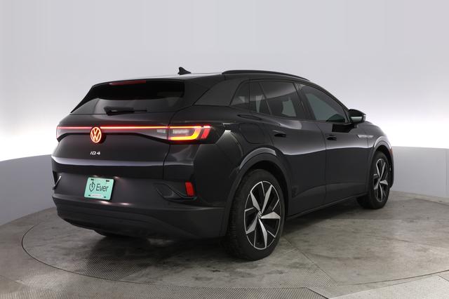 2023 Volkswagen ID.4 — photo 2 of 20