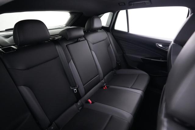 2023 Volkswagen ID.4 — photo 4 of 20