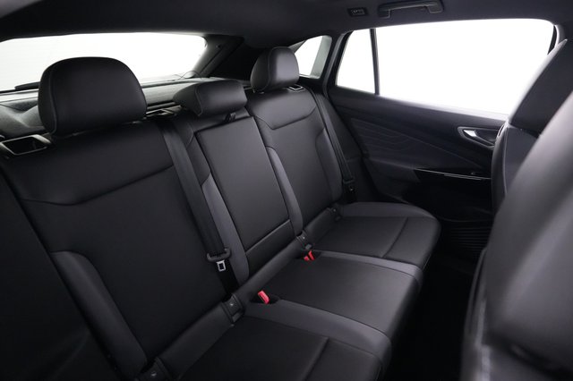 2023 Volkswagen ID.4 — photo 4 of 20